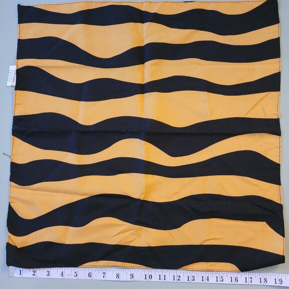 Vintage playful pocket square/ handkerchiefs - Picture 2 of 6